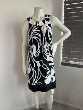 Ann Taylor Black & White Floral Sleeveless Shift Dress elegant lightweight 8